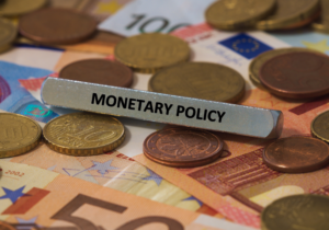 欧元区： 货币宽松将促进经济增长–但要等到2025年