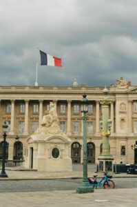 Imminent French government collapse means deficit will stay high